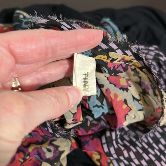 Anthropologie TINY Raye Black Floral
Sheer Sleeve Top Boho Round Neck Sz M - Picture 11 of 15